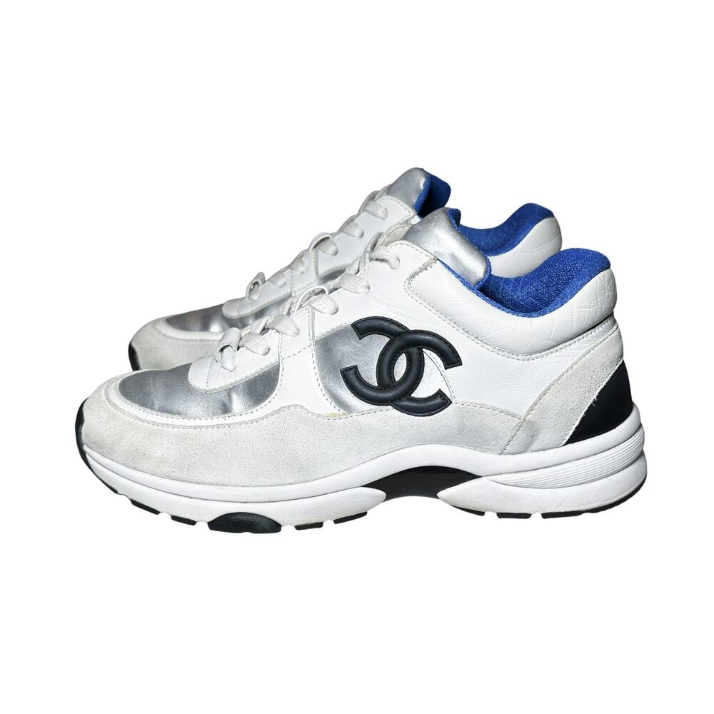Chanel White Silver Suede Calfskin Interlocking CC Low Top Trainers Sneakers 37